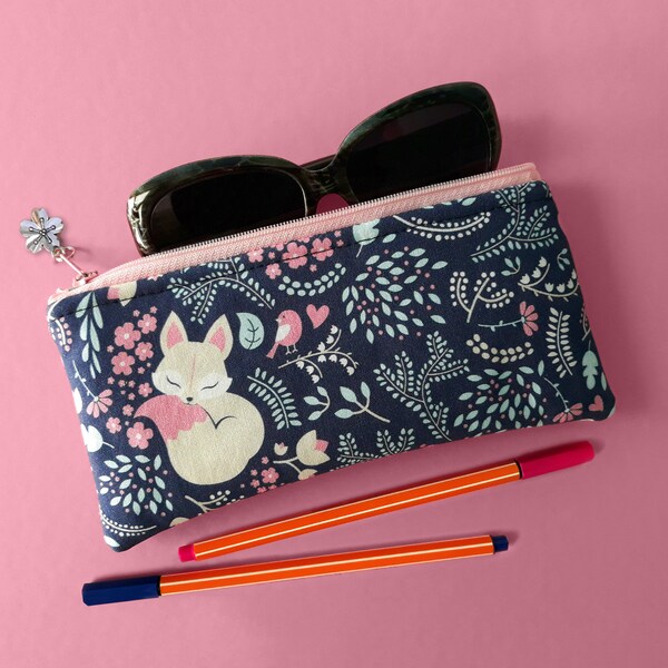 Zipper pouch with fox, padded case for Onyx Boox Palma or iPhone Samsung Pixel smartphone, soft eyeglasses case or pencil pouch