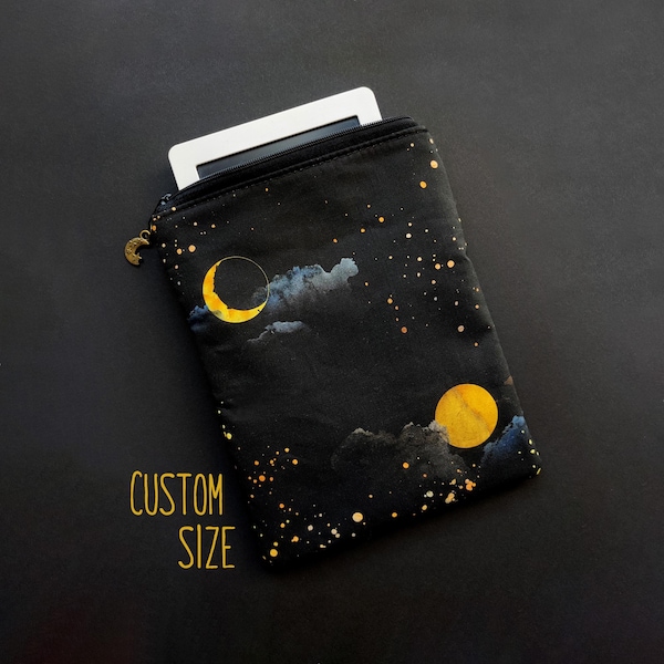 Zipper ereader case with full moon, Kindle Paperwhite Oasis sleeve, Kobo Sage Forma, Tolino Vision 6, Nook Glowlight 4e, Pocketbook Era