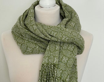 Moss green and ecru lambswool handwoven scarf
