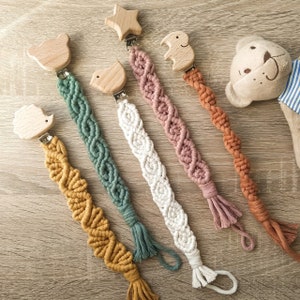 Personalized pacifier clip in macramé, recycled cotton