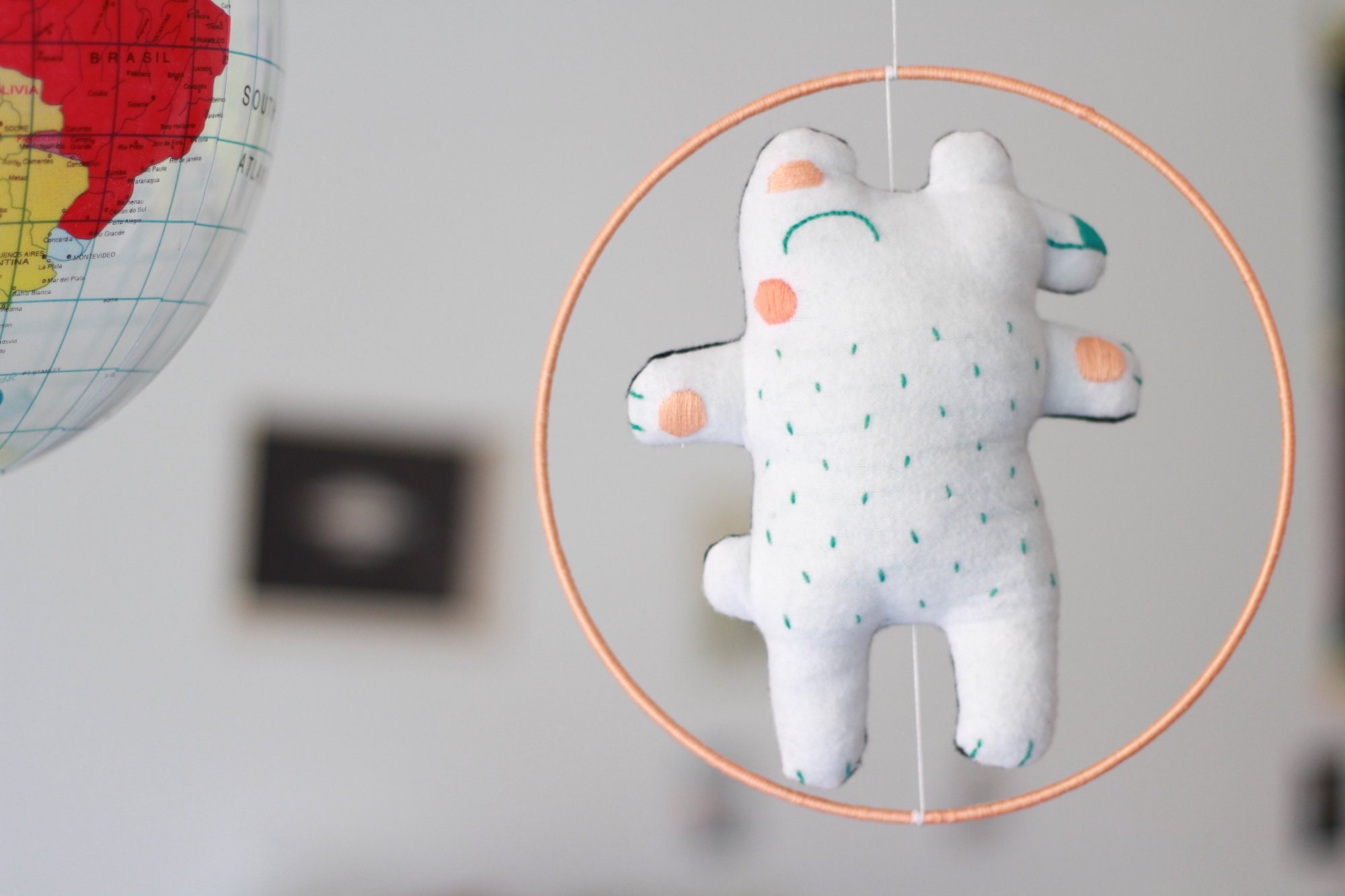 Mobile - Suspension d'ours en Tissu Brodé Cadeau Unique et Original