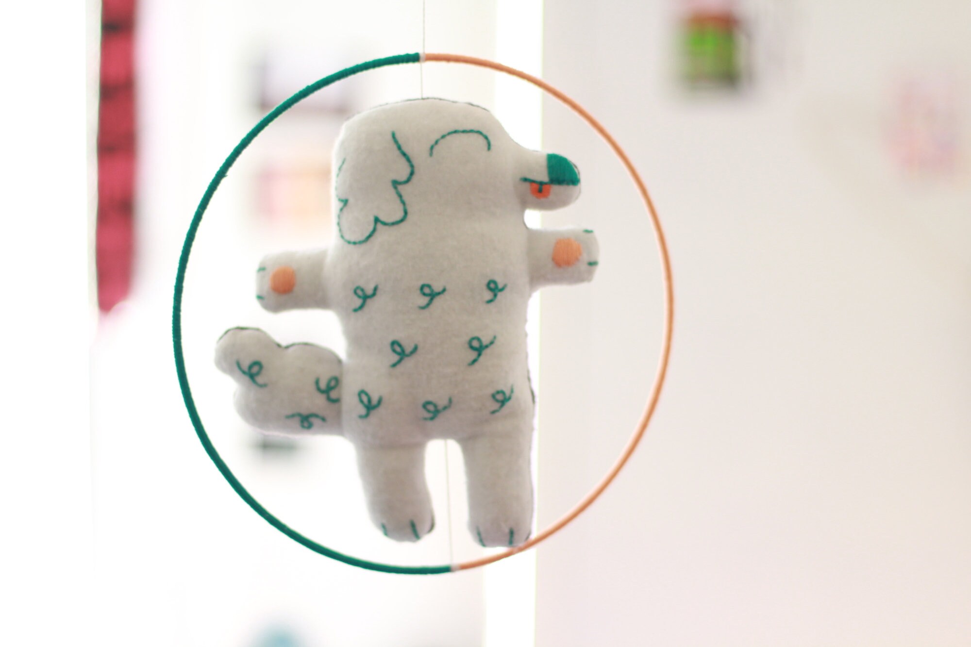 Mobile - Suspension de Chien en Tissu Brodé Cadeau Unique et Original