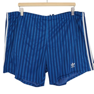 パンツ 1980s vintage DESCENTE adidas shorts Adidas vintage 1980s navy nylon shorts Hose soccer running
