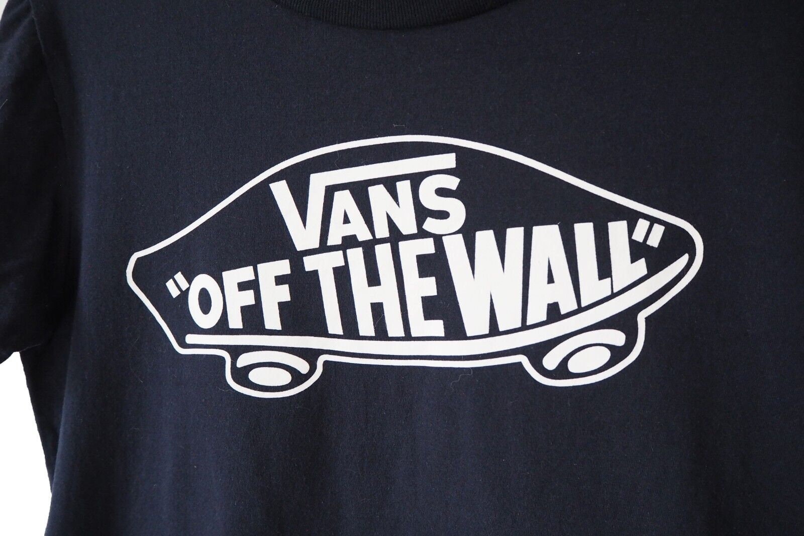 Vintage VANS off the Wall T-shirt Size S Big Logo Skateboarding