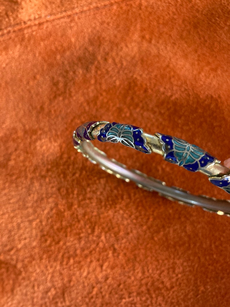 Vintage enamel bangle with butterfly design. zdjęcie 4