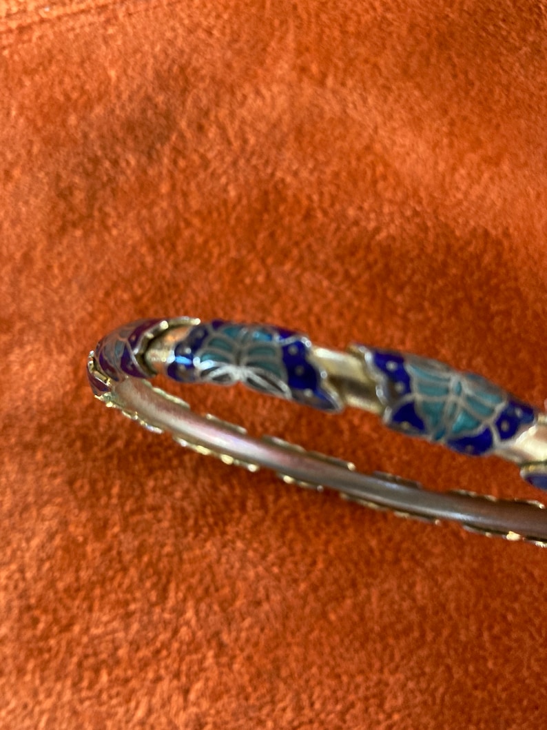 Vintage enamel bangle with butterfly design. zdjęcie 1