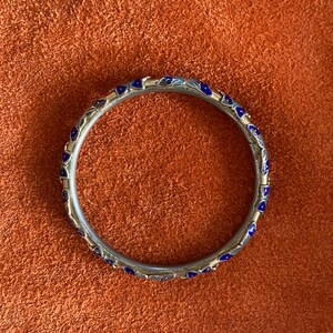 Vintage enamel bangle with butterfly design. zdjęcie 9