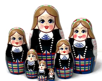 Beautiful traditional nesting dolls, handmade wooden toy, Ukrainian dolls, babushka doll, stacking dolls, collectible dolls, unique design