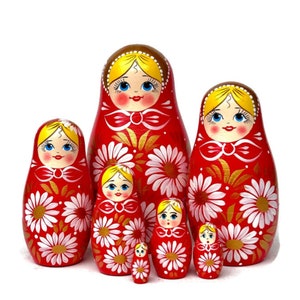Einzigartige Rot mit Gold Verschachtelungspuppen, handgefertigtes Holzspielzeug, ukrainische Puppen, Babuschka-Puppe, Stapelpuppen, Sammlerpuppen, Kamillenblüte