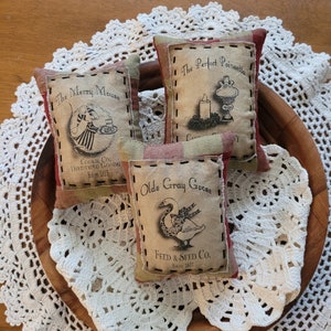 Christmas Bowl Fillers for your Primitive Country, Rustic decor.   Stocking stuffer.  Christmas gift
