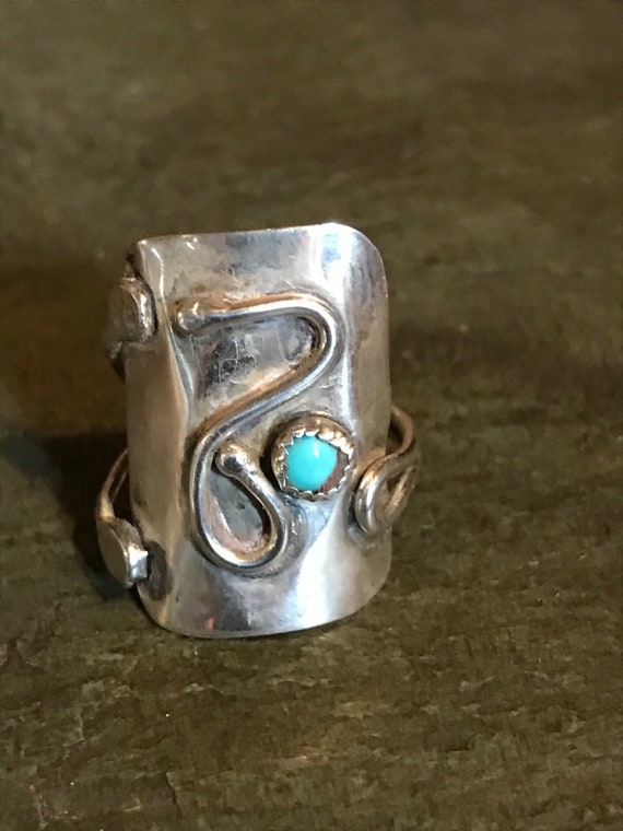 Silver and turqouise ring