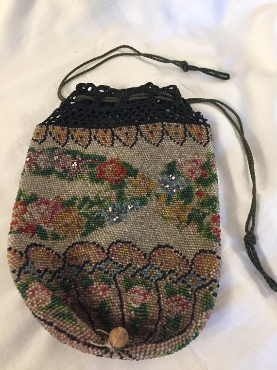 Vintage draw string beaded bag