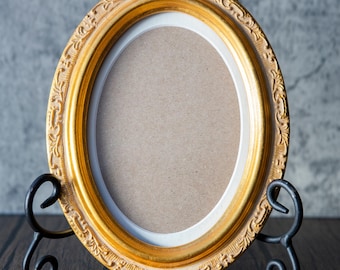 Wooden Gold Oval Frame for 4x6 images, ready to hang on the wall