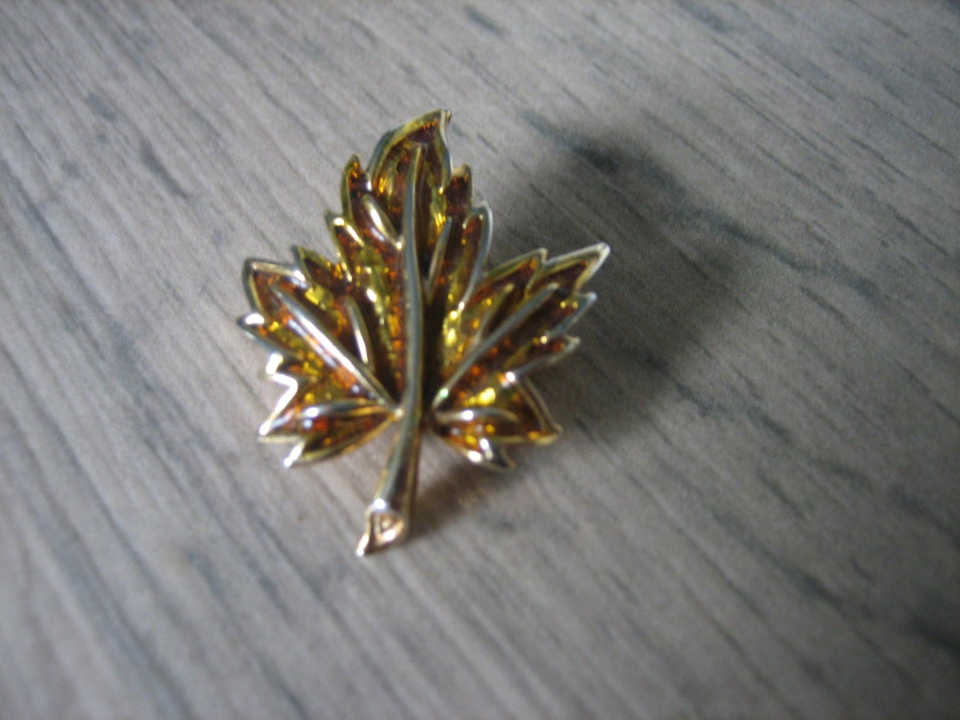 Broche Vintage En Forme De Feuille En Nacre Véritable - Occasion - Bijou Ancien Et élégant