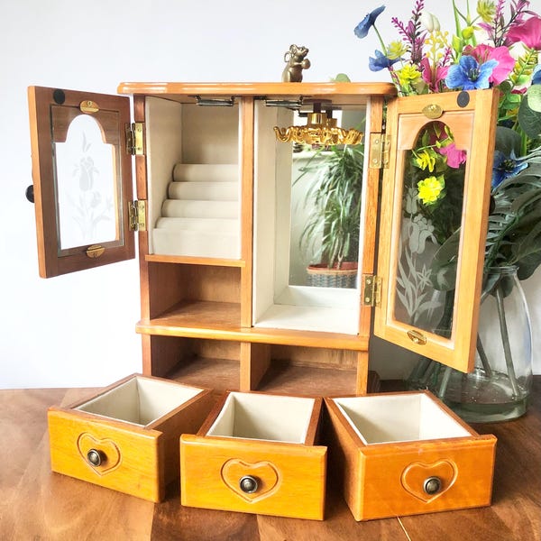 Vintage Jewellery Box Rare 1990’s Design - Excellent Condition - Perfect Gift! - Beautiful Wood & Immaculately Clean Velvet - 24Hr Despatch