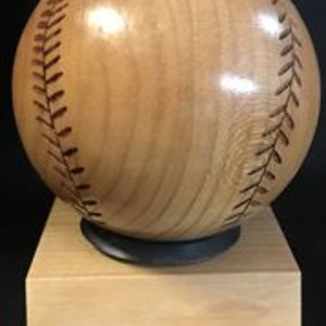 Personalisierter Baseball aus Holz