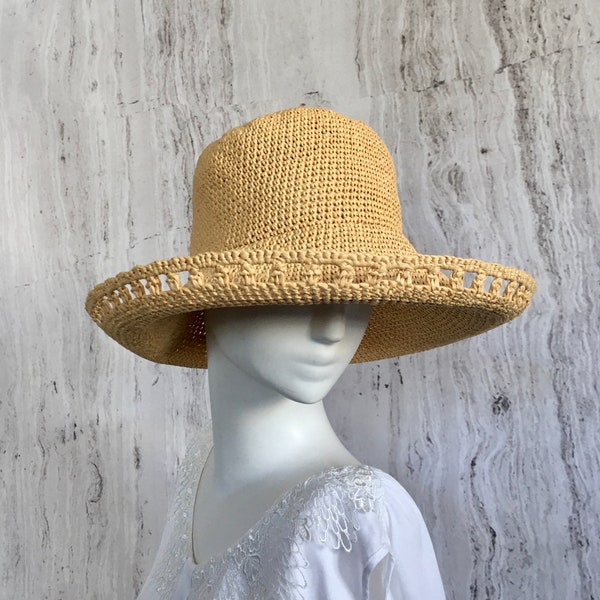 Wide-brimmed straw crochet raffia hat Crochet raffia hat with 4" brim