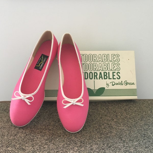 70s Vintage/ Outdorables/ by Daniel Green/ Shocking Pink/ Sailcloth/ Bow-Trimmed/ Shoes/ Size 6/ Made in USA/ New in Box