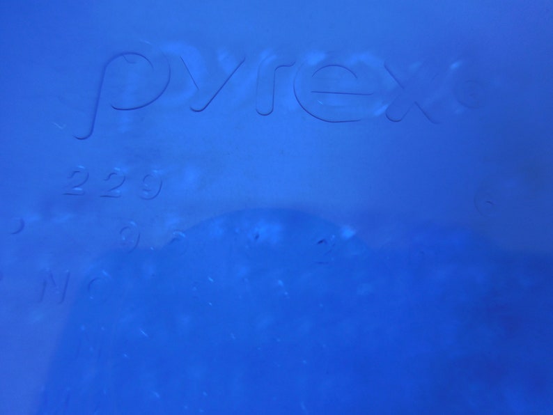 Vintage Pyrex Cobalt Blue Glass Fluted Pie PlatePyrex #229 9.5 Inches