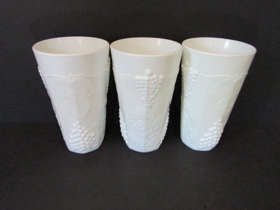 Vintage White Milk Glass Tumblers//Glasses With Grapes /& Leaves Pattern 4 Four