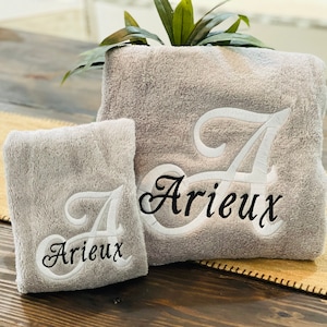 Mongram personalized towel Set /Wedding Gift // Bath Towel Set // House Warming Gift // Monogram gifts// Embroidery Towels // Name Towels
