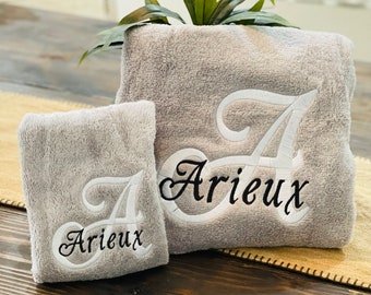 Mongram personalized towel Set /Wedding Gift // Bath Towel Set // House Warming Gift // Monogram gifts// Embroidery Towels // Name Towels