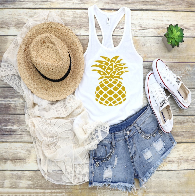 Gold Pineapple Shirt Women/'s graphic shirts Pineapple Shirts Hawaii Shirts Aloha Shirts Bachelorette Shirts