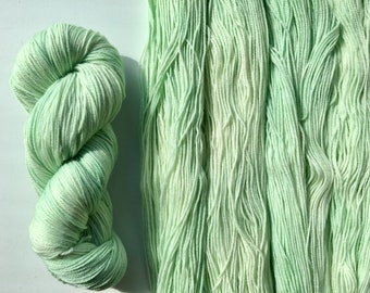 Organic Merino and Nylon Sock Yarn by Skimikin Studios 420m115g Minty Fresh Socks