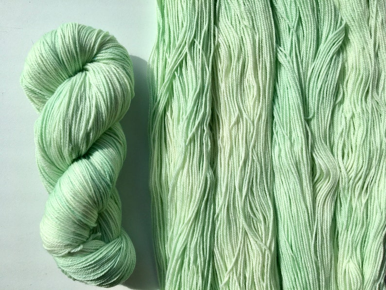 Organic Merino and Nylon Sock Yarn by Skimikin Studios 420m115g Minty Fresh Socks