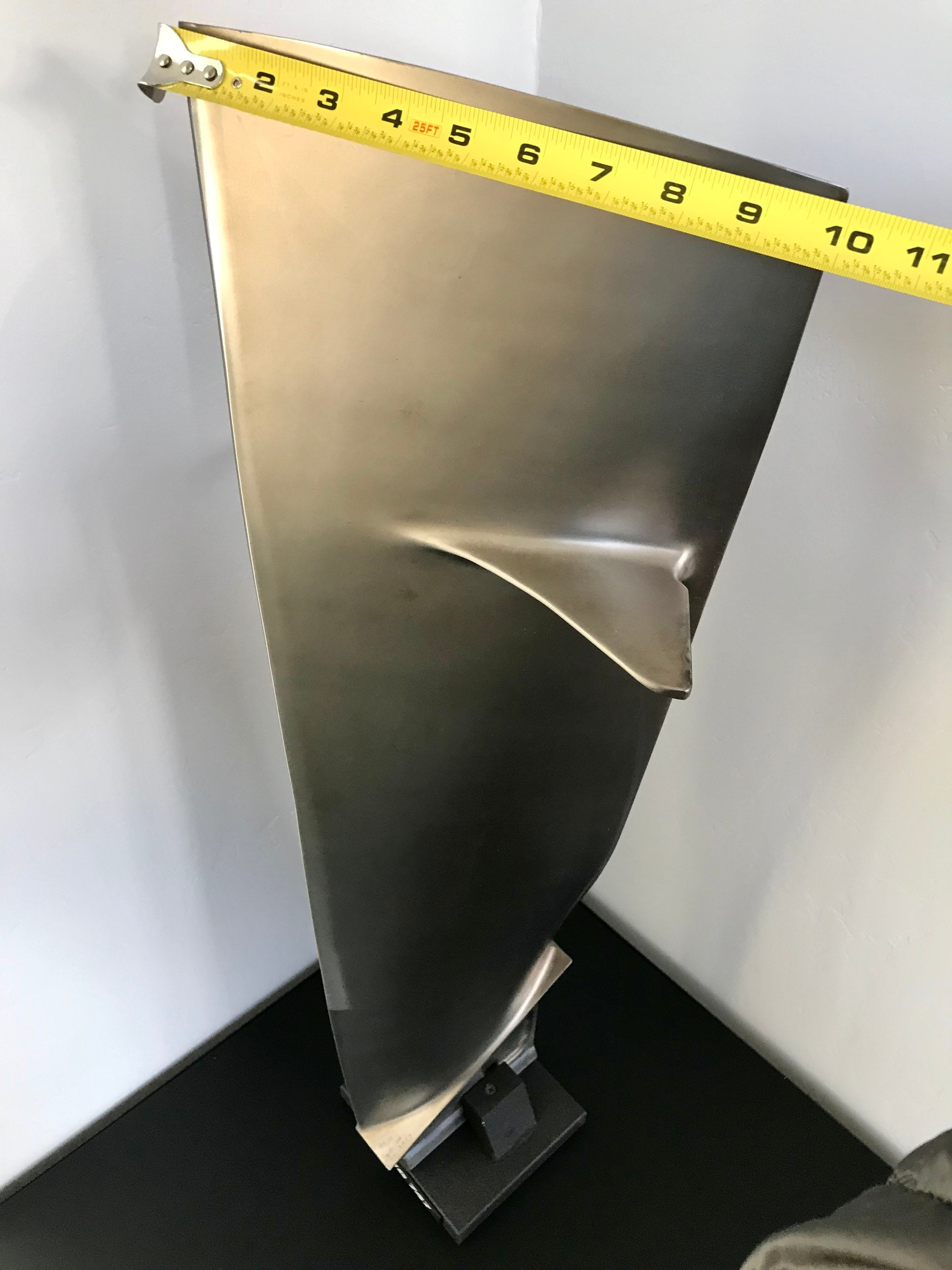Boeing 747 / 676 Titanium CF6 Jet Engine FAN Blade. Pilot Gift