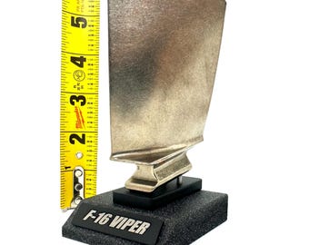 F-16 fighting Falcon 5th stage titanium F-110 jet engine blade display desk model boeing USAF fighter pilot gift memorabilia