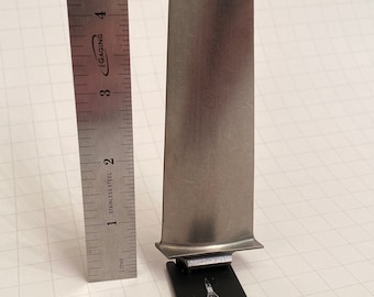 F-111 aardvark jet engine blade display.  TF30 turbine Boeing desk model aircraft