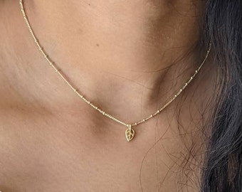 Dainty Leaf Charm Choker Necklace - 14k Gold Filled