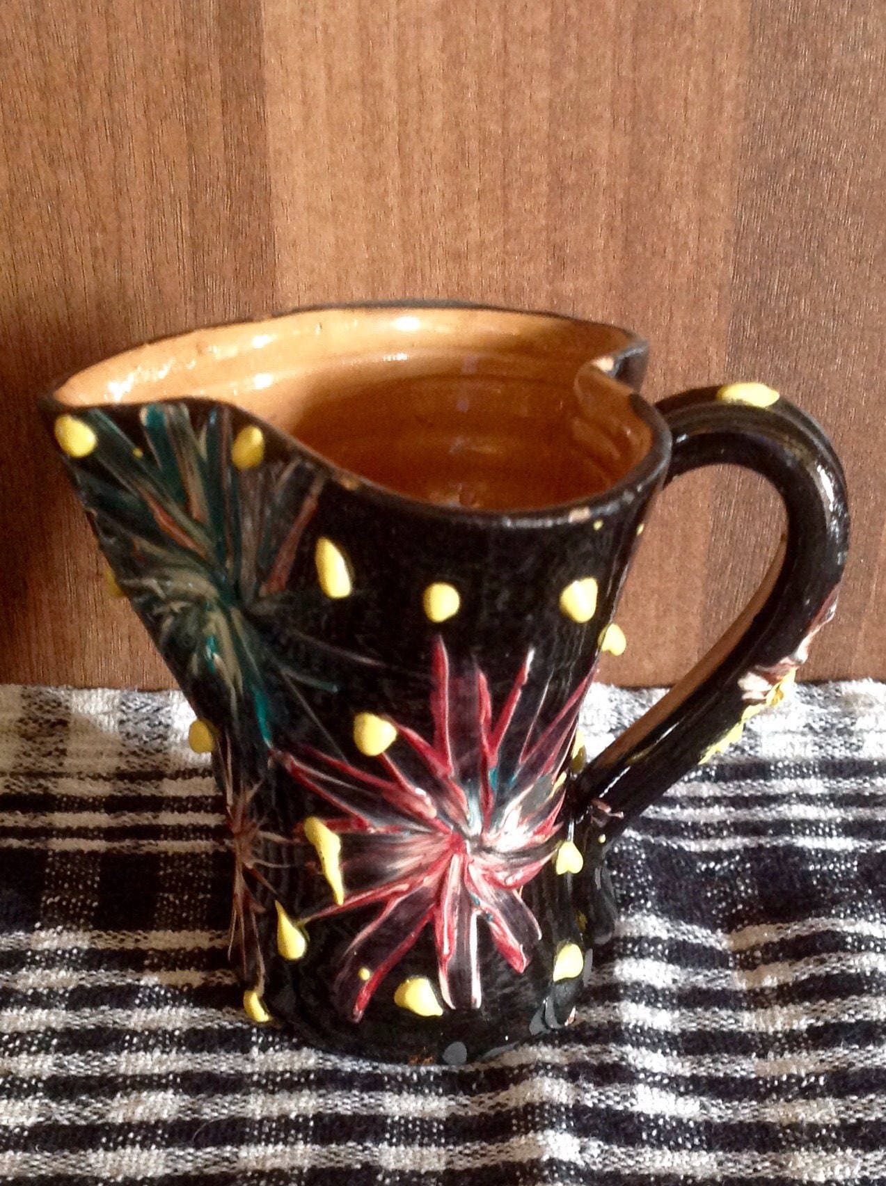 Pot à Feu d'artifice La Main et Décoré