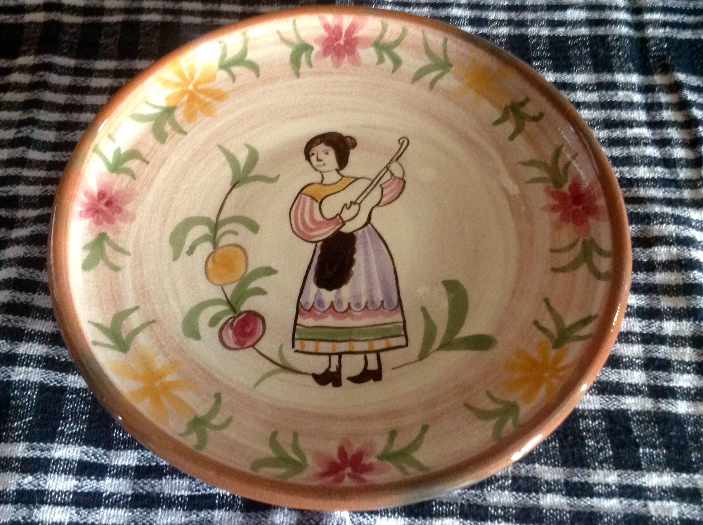 Plaque de Costume Traditionnel