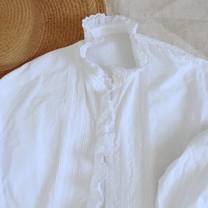 Antique French white cotton blouse / white lace top / Antique French Edwardian cotton