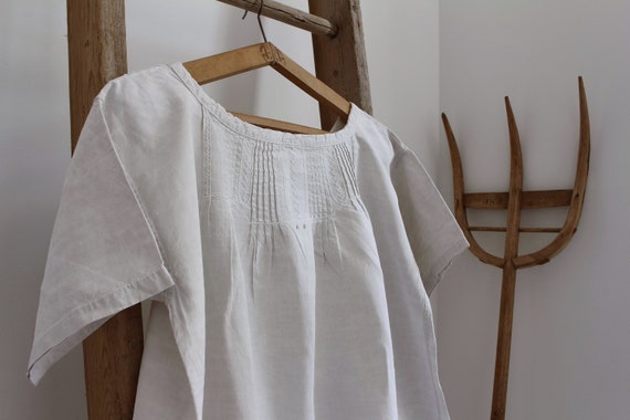 French antique linen nightgown / Antique linen dre