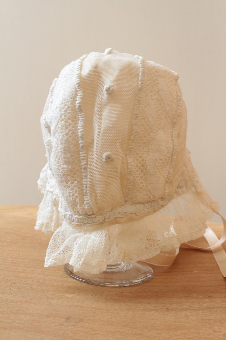 Lot De Chapeaux Et Bonnets Bébé Anciens - Style Vintage Victorien - Fait Main ?