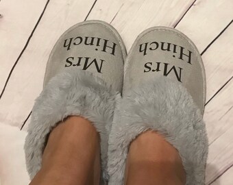 granny slippers with pom pom