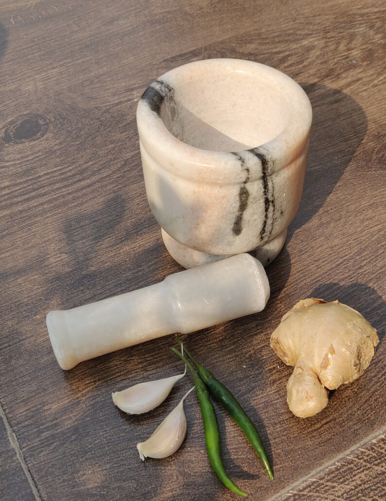 GAURI KOHLI Beautiful White Marble Mortar /& Pestle Set Size 2