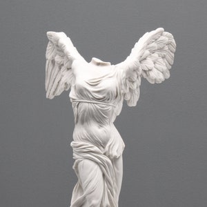 The nike sculpture outlet