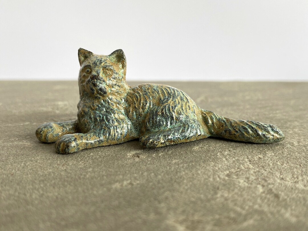 横たわる子猫の像（ブロンズ） - 動物彫刻 置物 猫 銅合金