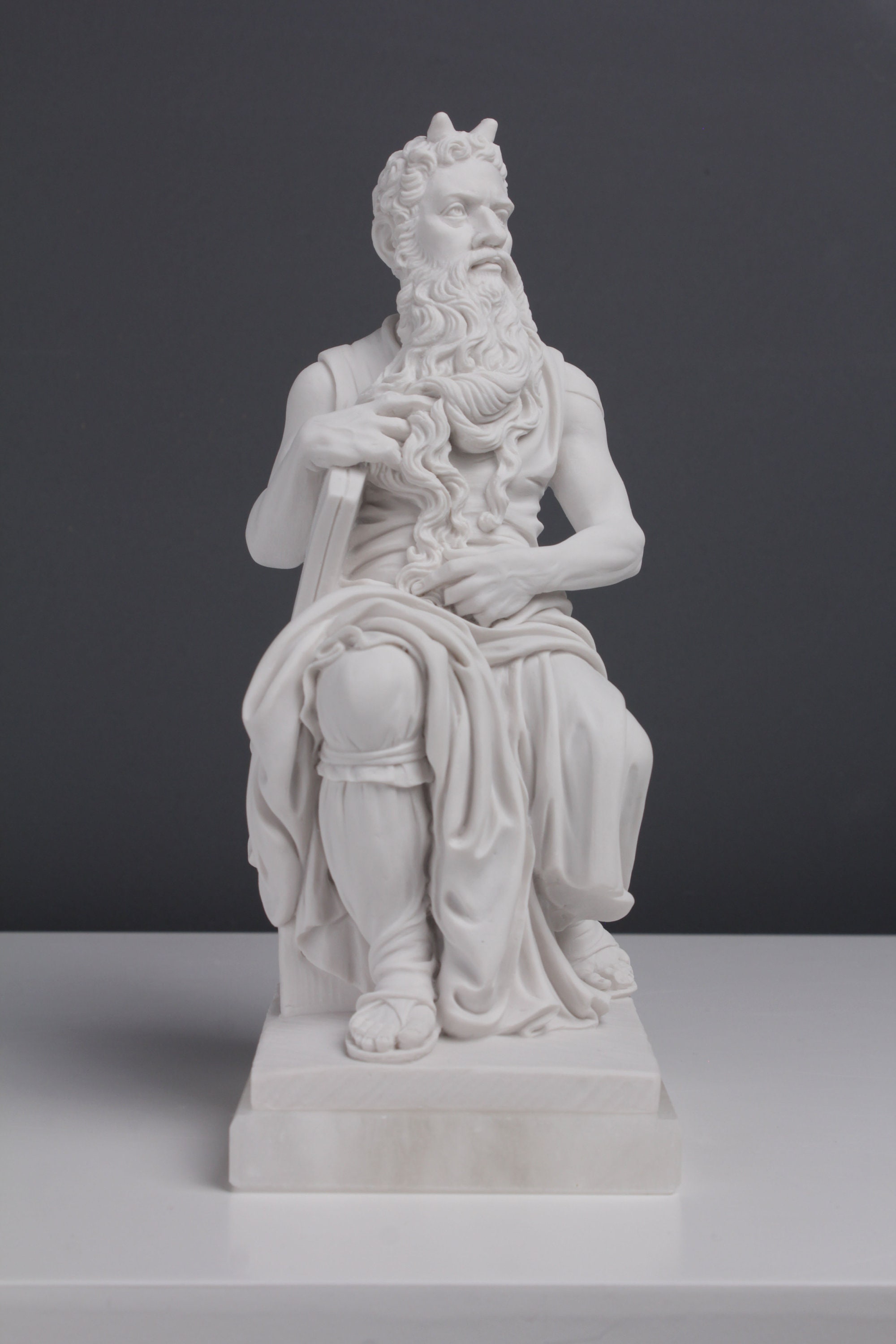 ミケランジェロ作「モーゼ像」ボンデッドマーブル彫刻美術館複製（21cm