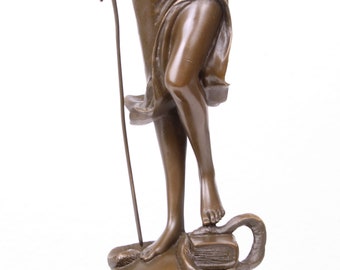 アルテミス 弓を持つ女性像　ブロンズ像 アルテミス像（「ヴェルサイユのディアナ」）の元の色と、完全な弓