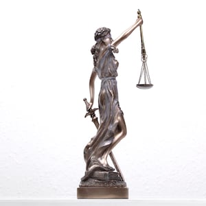 Estatua de la Dama de la Justicia (Escultura de bronce fundido en frío) Decoración para despacho de abogados Regalo para abogados Figura artística griega romana Diosa femenina imagen 2