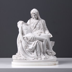 Pieta Statue by Michelangelo - Christian Gift - Religious Statues in Bonded Marble - Jesus Christ Art Decor Made in Europe (22.5cm / 8.8&quot;)