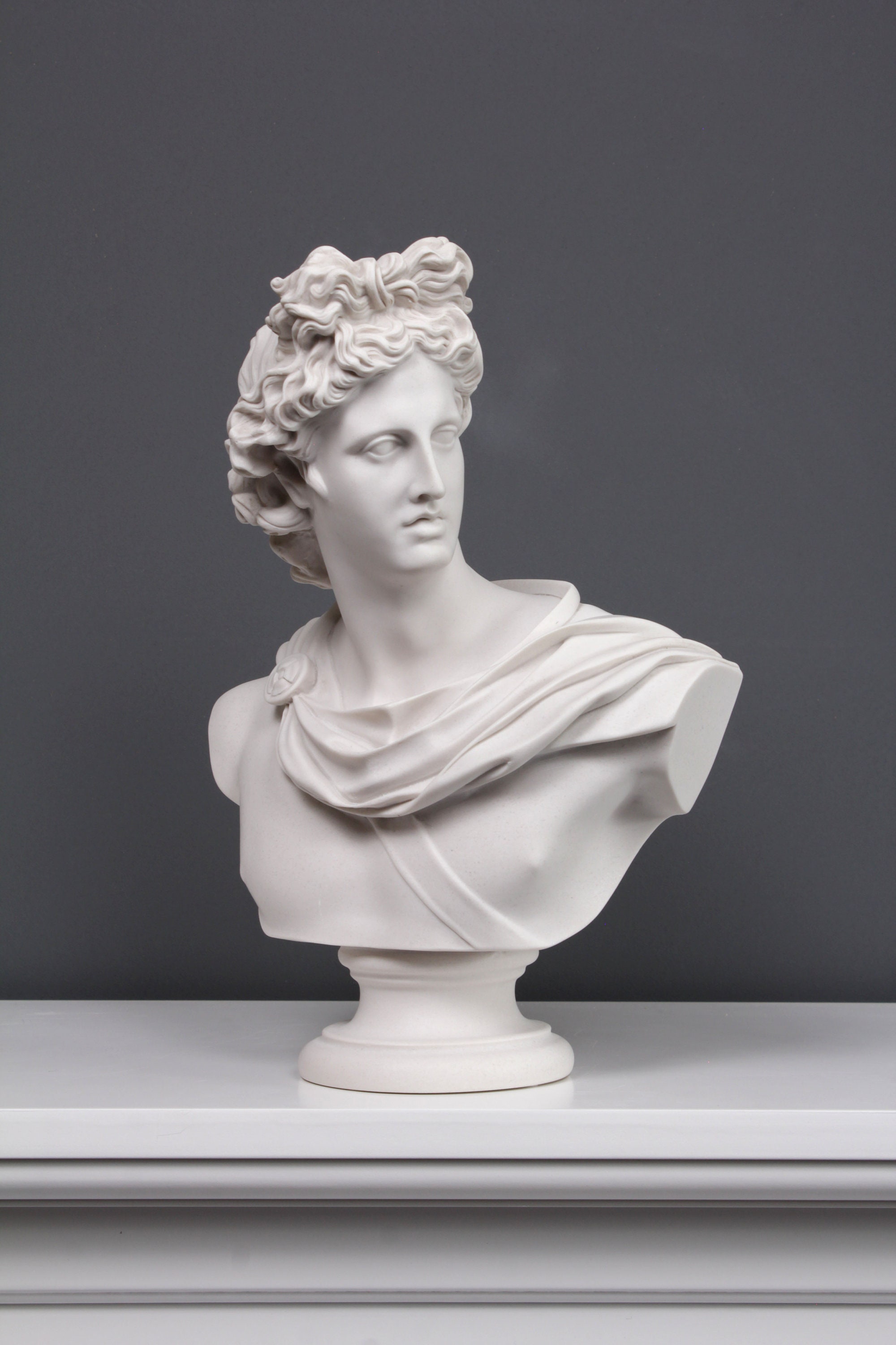 古代ギリシャローマ神アポロ（アポロン）胸像頭部像鋳造大理石