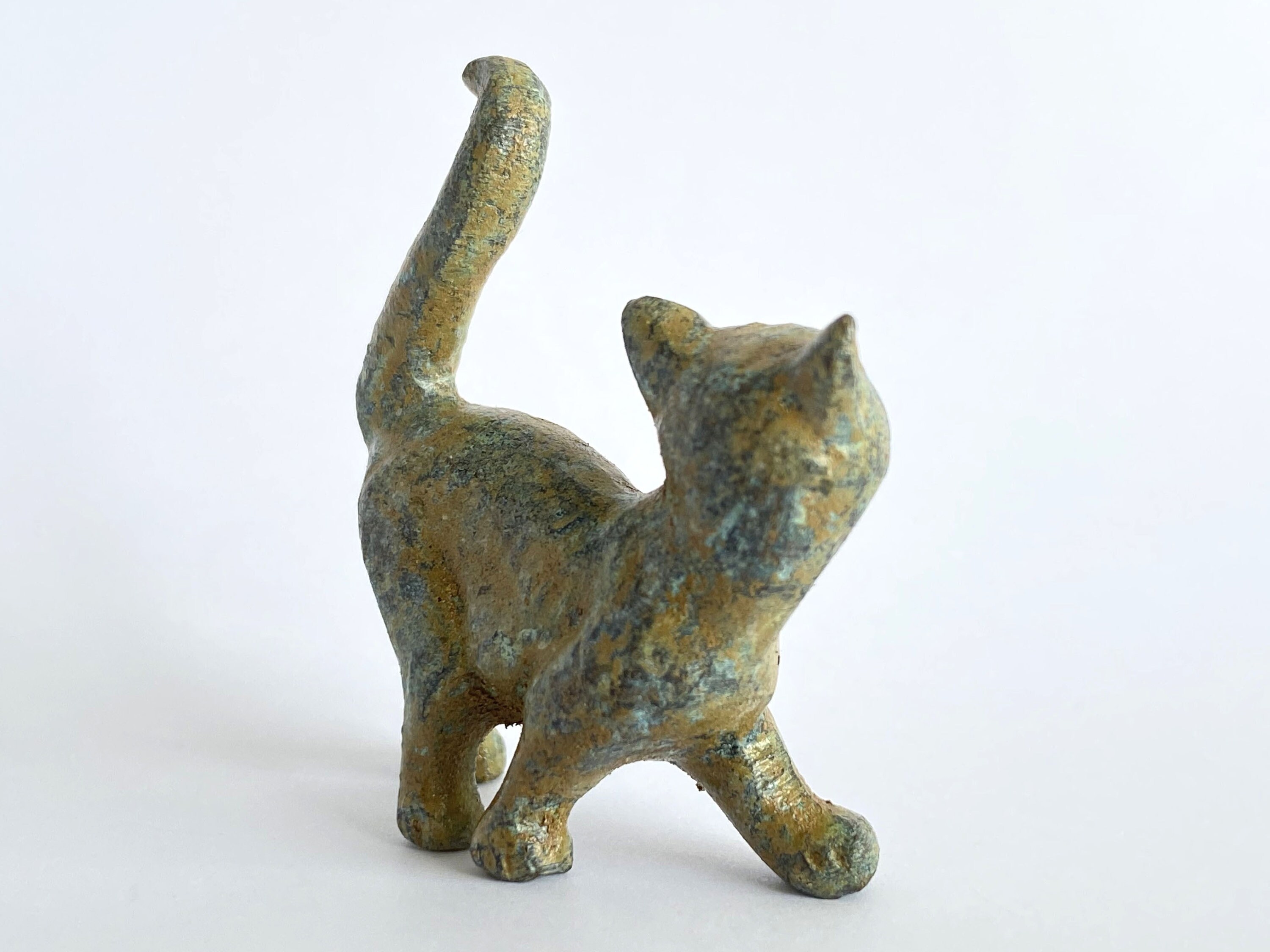 ビンテージ　猫　銅製　ブロンズ像　置物　インテリア　工芸品　美術品　A3264 ブロンズ猫の置物 小さな銅合金の子猫の像 - ブロンズ置物 動物