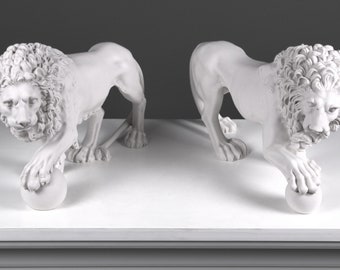 メディチ家のライオン像 ペア (小) - 大理石の動物彫刻アート