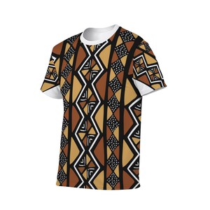 Puede incluir: Una camiseta negra con un patr&oacute;n geom&eacute;trico en marr&oacute;n, beige y blanco. El patr&oacute;n recuerda al arte tribal africano.